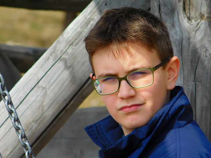 guy-glasses-portrait-face-preview.jpg